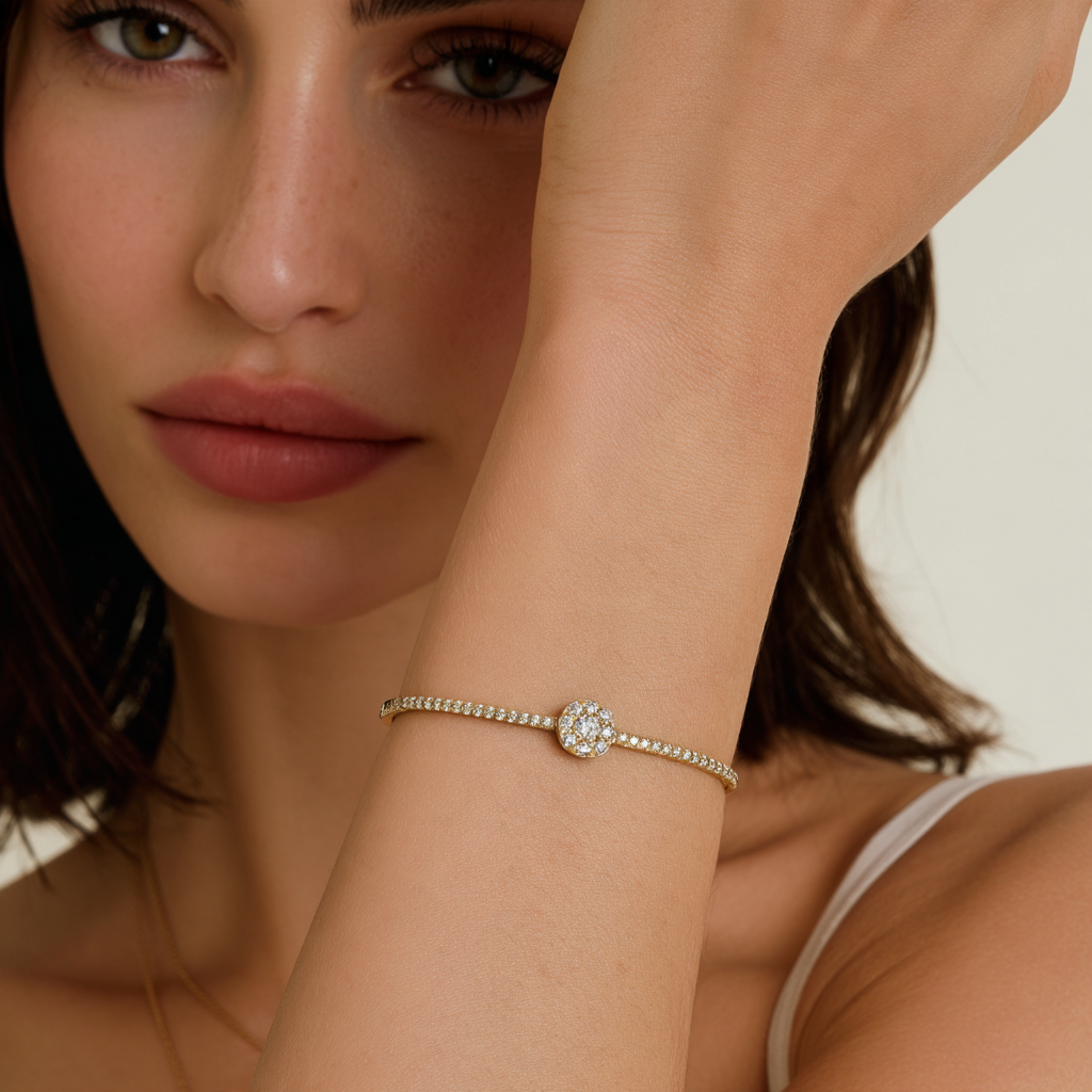 ofir_Place_the_bracelet_shown_in_the_image_onto_the_models_wr_613bd1c9-5d62-4add-85ff-a67719e0cd4d_3