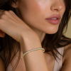 u8934633979_Place_the_bracelet_shown_in_the_image_onto_the_mo_31162130-c117-43f8-b382-94b312db005b_3