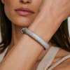 u8934633979_Place_the_bracelet_shown_in_the_image_onto_the_mo_4b22bc7a-3b7f-489b-ac38-08b3b87c6184_3